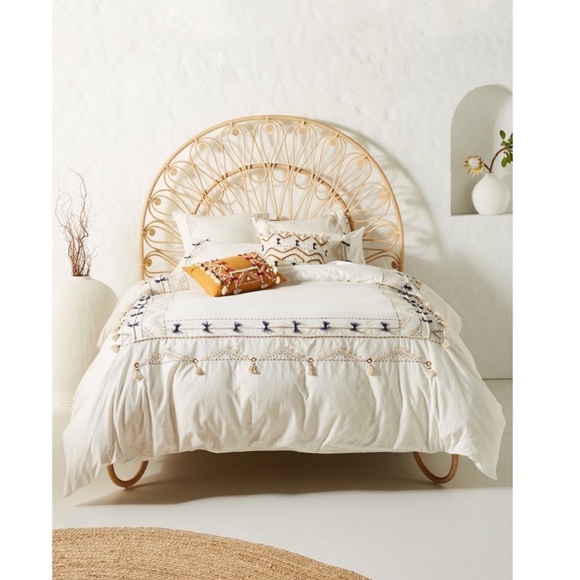 Anthro x Vineet Bahl Embroidered Romula Duvet Set - Picture 6 of 10